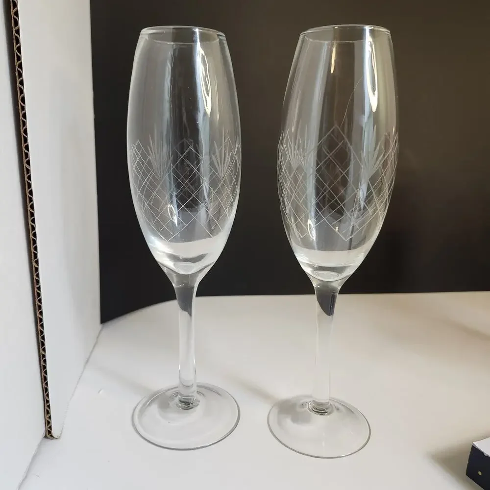 Pair of 1940's Etched Champagne Wine Glasses Geometric Pattern 10